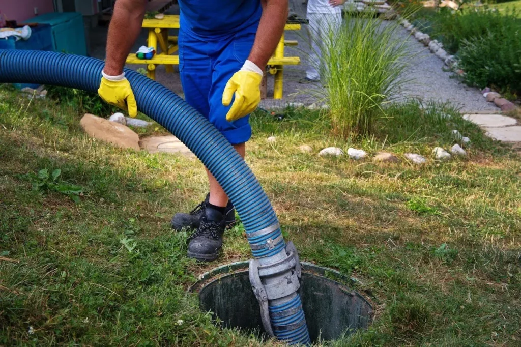 IMPORTANT SIGNS OF SEPTIC TANK PROBLEMS