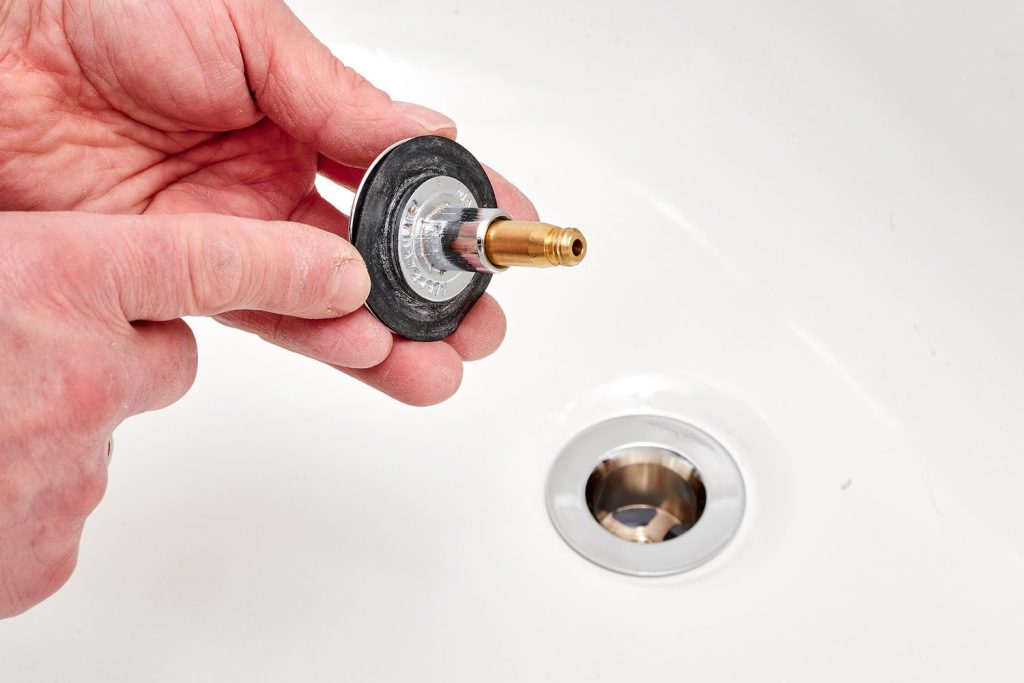 How To Remove A Bathtub Drain Stopper